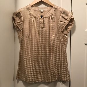 Banana Republic capped sleeve top